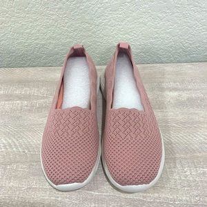 Women’s Slip on loafers / Size 9